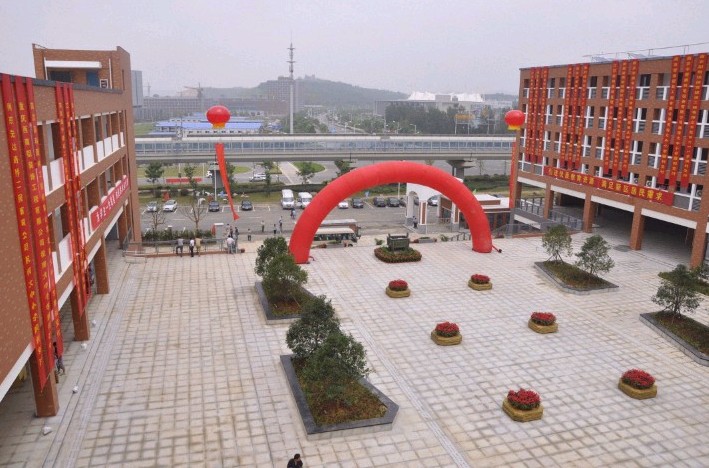 南京大学仙林实验学校（金陵中学仙林分校）正式交付